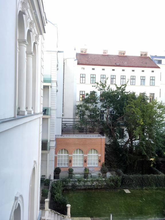 Apartments Near Rathaus Відень Екстер'єр фото